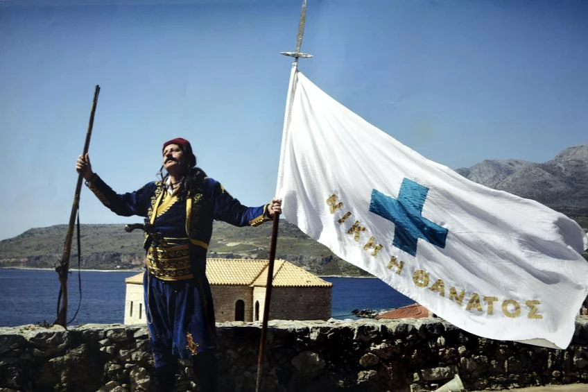 Οι Μανιάτες ισοπεδώνουν την Κυβέρνηση: Ανακοίνωση για το ξεπούλημα της Μακεδονίας: Η Ιστορία μας είναι η Ζωή μας